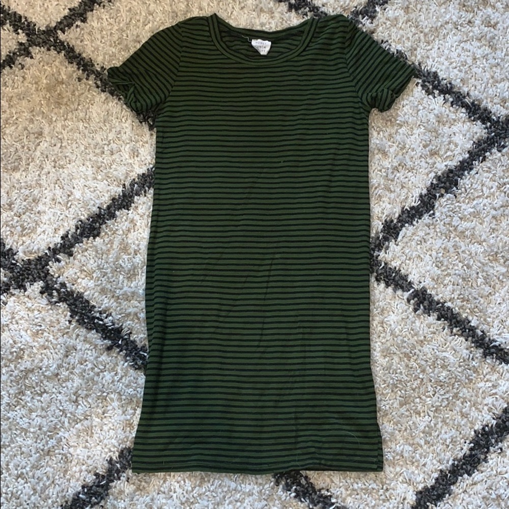 Fitted green dress